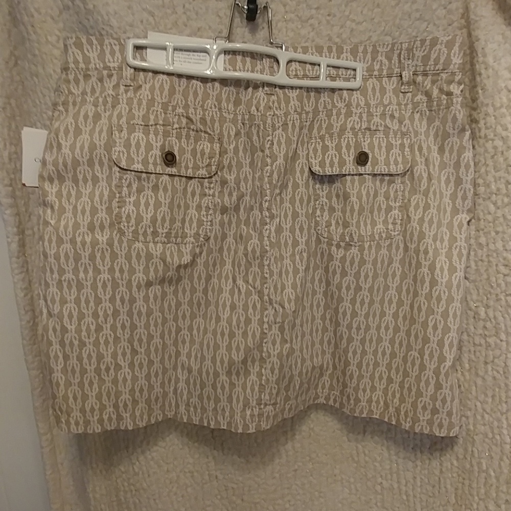 Skort - Picture 2 of 2